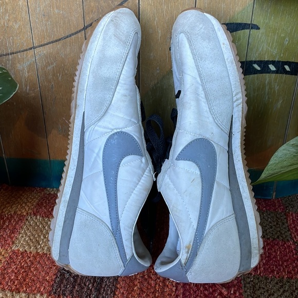 Nike classic shoes vintage! GUC - Picture 6 of 8